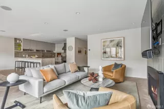 Photo #4: 426102502 Listing 