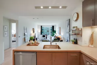 Photo #3: 426102506 Listing