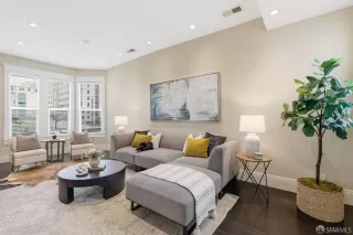 Photo #2: 426102511 Listing