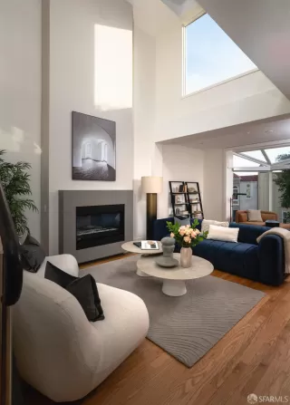 Photo #2: 426102595 Listing 