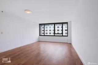 Photo #2: 426102600 Listing 