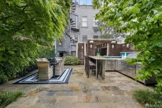 Photo #5: 426102779 Listing