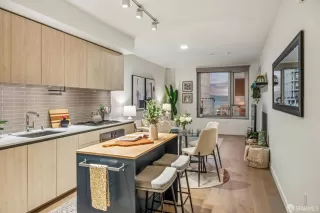 Photo #2: 426102947 Listing 