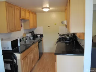 Photo #3: 426103017 Listing 