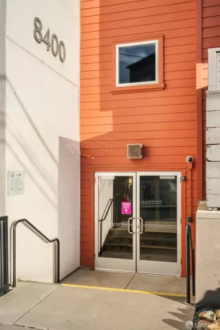 Photo #3: 426103042 Listing