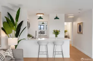 Photo #6: 426103068 Listing 