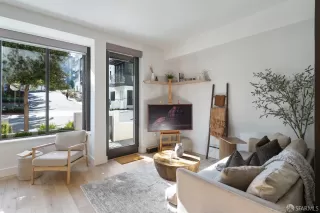 Photo #6: 426103241 Listing