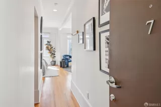 Photo #2: 426103366 Listing