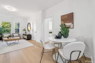 Photo #3: 426103370 Listing 