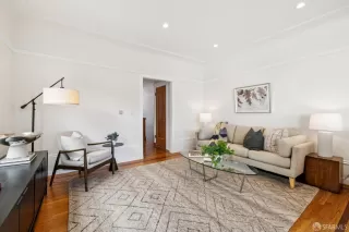 Photo #4: 426103557 Listing