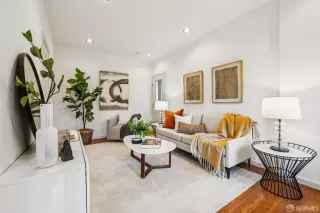 Photo #4: 426103772 Listing