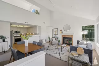 Photo #5: 426103815 Listing