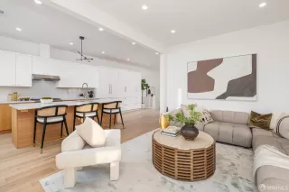 Photo #4: 426104276 Listing