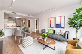 Photo #1: 426104403 Listing 