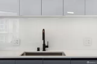 Photo #2: 426104499 Listing