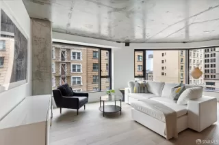 Photo #3: 426104499 Listing