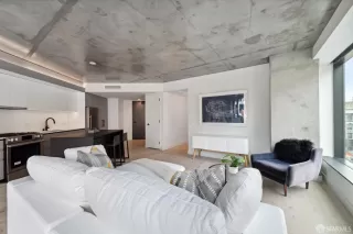 Photo #5: 426104499 Listing