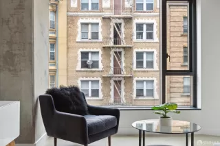 Photo #6: 426104499 Listing