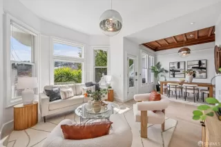 Photo #3: 426104533 Listing