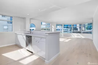 Photo #3: 426104709 Listing