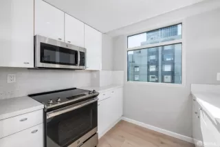 Photo #6: 426104709 Listing