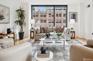 Photo #2: 426104822 Listing 