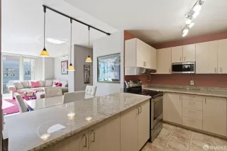 Photo #5: 426104986 Listing 