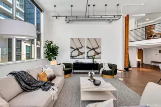 Photo #4: 426105116 Listing