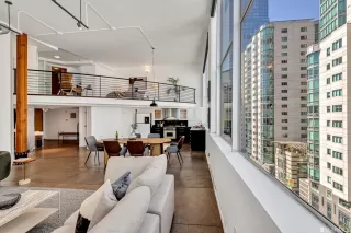 Photo #5: 426105116 Listing