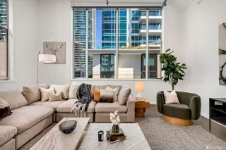 Photo #6: 426105116 Listing