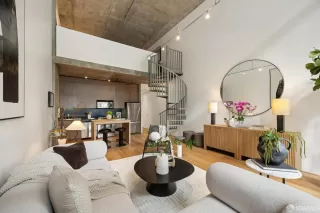 Photo #2: 426105225 Listing 