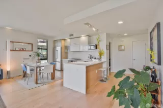 Photo #6: 426105320 Listing 