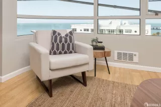 Photo #2: 426105445 Listing