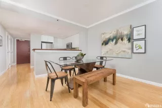 Photo #3: 426105445 Listing