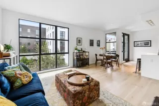 Photo #3: 426105791 Listing 