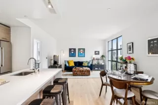 Photo #5: 426105791 Listing 