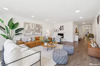 Photo #4: 426105903 Listing