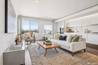 Photo #1: 426105952 Listing