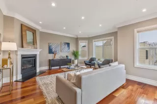 Photo #4: 426106091 Listing