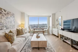 Photo #3: 426106098 Listing