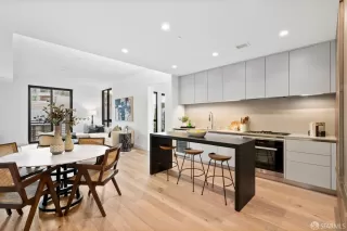 Photo #3: 426106187 Listing