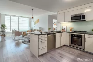 Photo #1: 426106210 Listing 