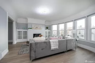 Photo #4: 426106389 Listing