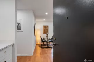 Photo #3: 426106691 Listing