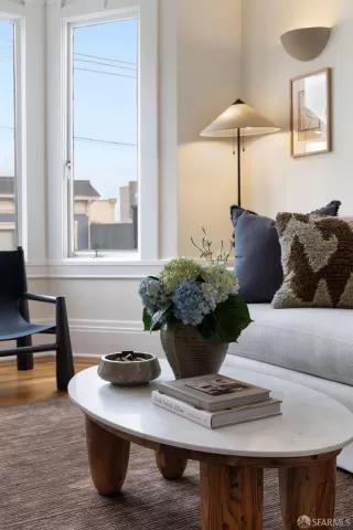 Photo #4: 426107062 Listing