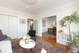 Photo #5: 426107062 Listing