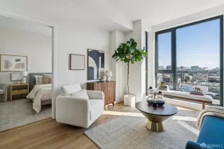 Photo #5: 426107067 Listing