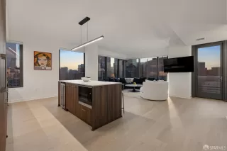 Photo #2: 426107079 Listing 