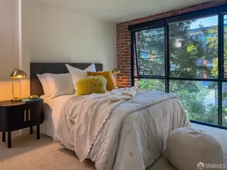 Photo #3: 426107105 Listing 