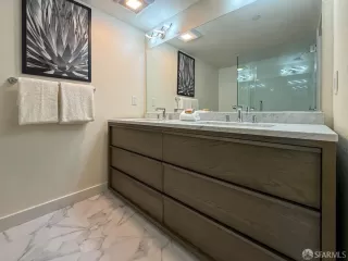 Photo #5: 426107105 Listing 